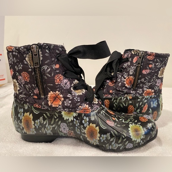 Floral Sperry Boots - Picture 6 of 9